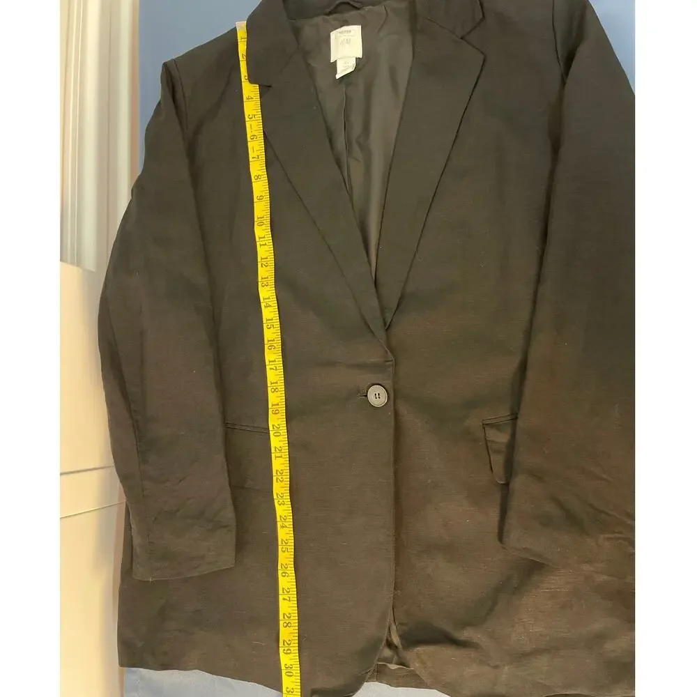 H&M‎ Women's Blazer with Shoulder Pads Color Black Size L Pre-owned